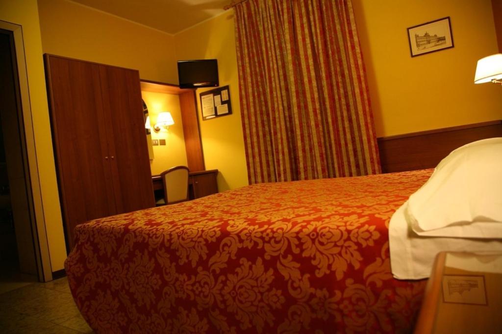 Hotel San Pellegrino Spilamberto Habitación foto